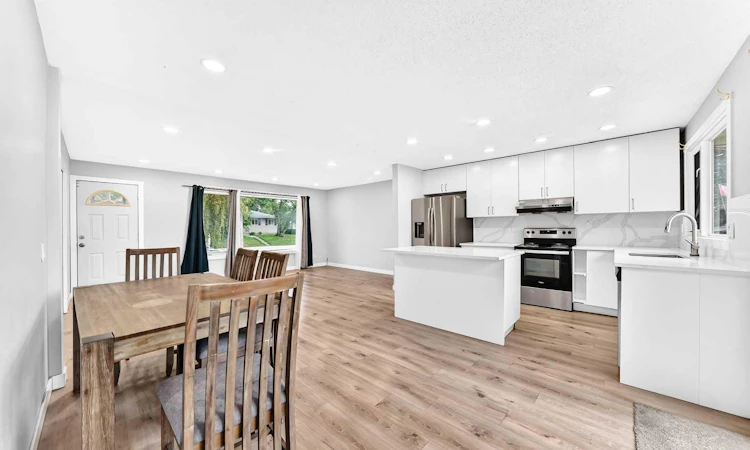 4123 Maryvale Drive NE