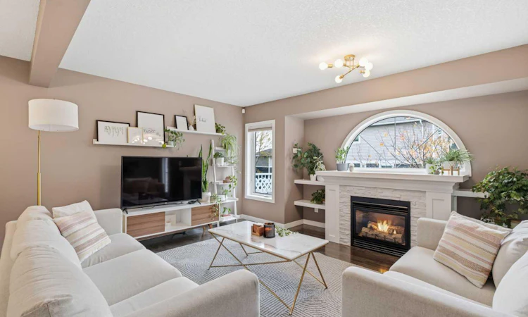 601 Regal Park NE