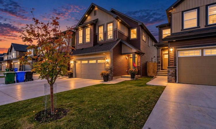 234 Carringsby Way NW