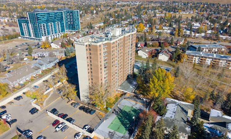 1104-4944 Dalton Drive NW