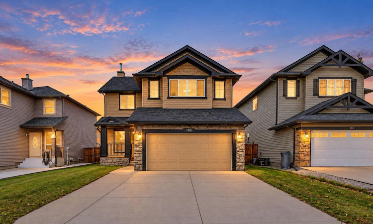 152 Hawkmere Close