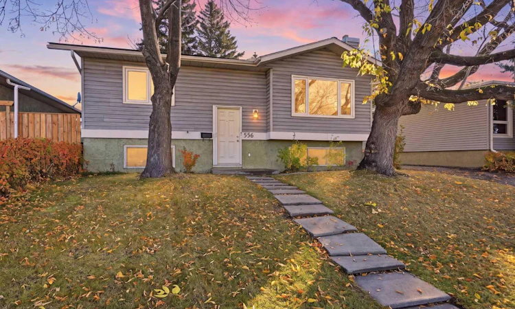 556 Lysander Drive SE
