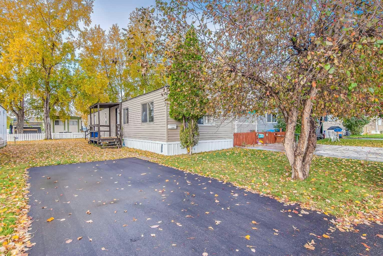 200-4000 13 Avenue SE, Medicine Hat, AB, T1B 1J3