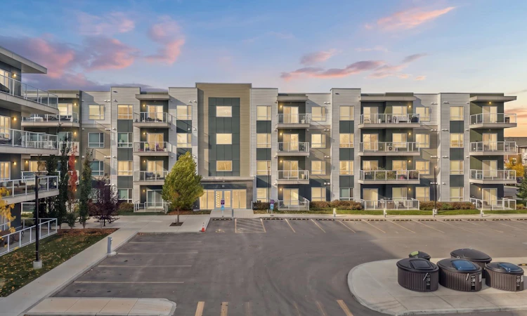 2202-220 Seton Grove SE