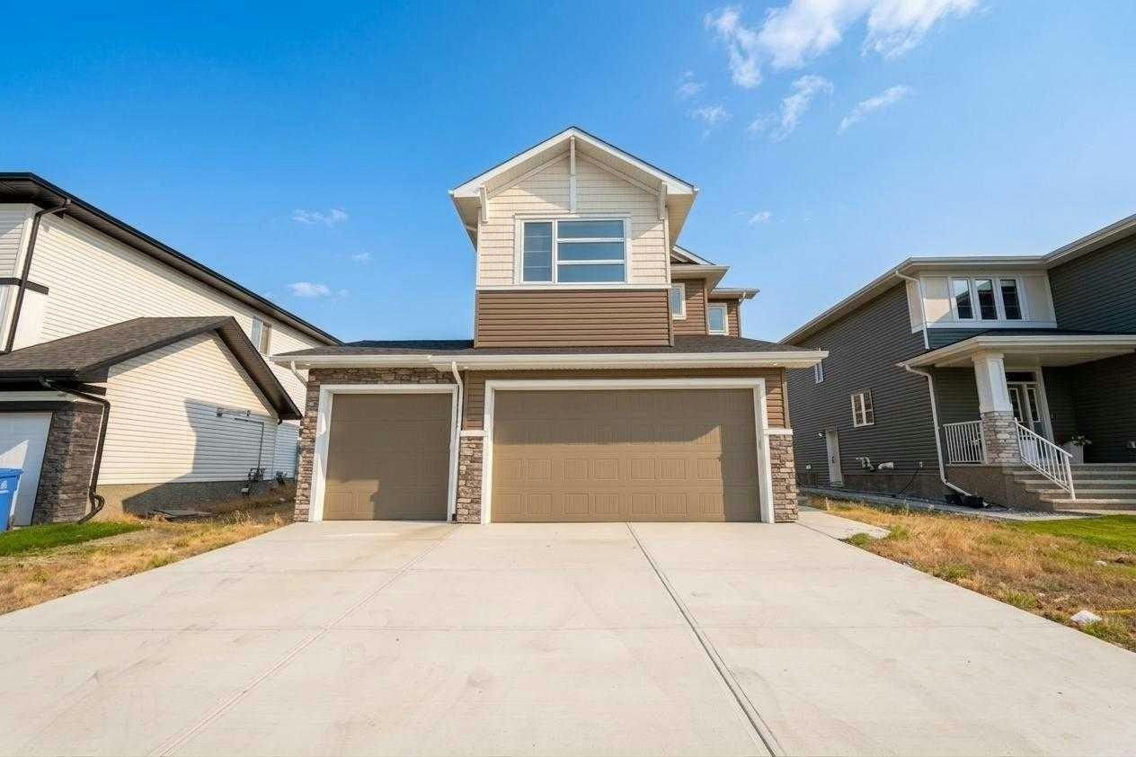 72 Dawson Wharf Mount, Chestermere, AB, T1X 2X5