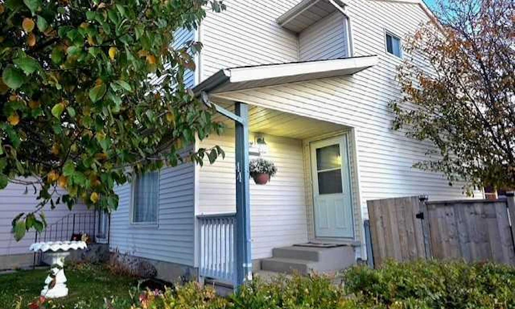 44 Falwood Crescent NE