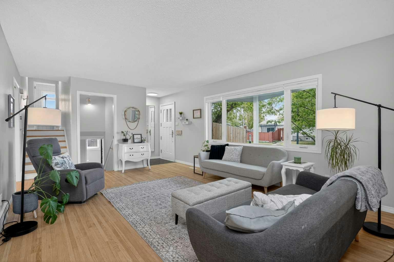 10704 Maplecrest Road SE, Calgary, AB, T2J 1X9