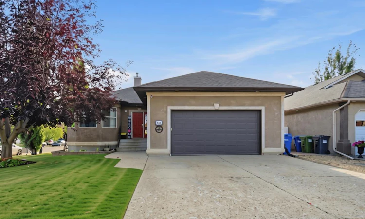 125 Ainsworth Crescent