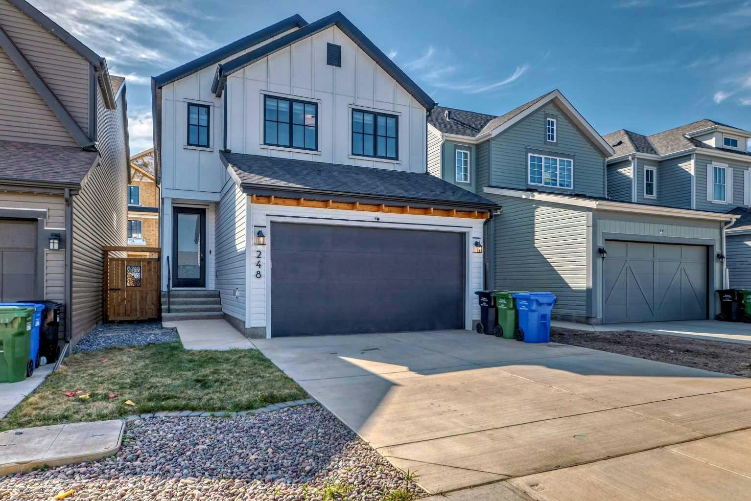 248 Lavender Manor SE, Calgary, AB, T3S 0G8