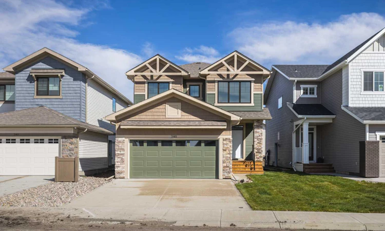 312 Montrose Crescent SE