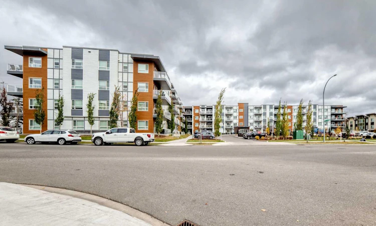 325-360 Harvest Hills Way NE