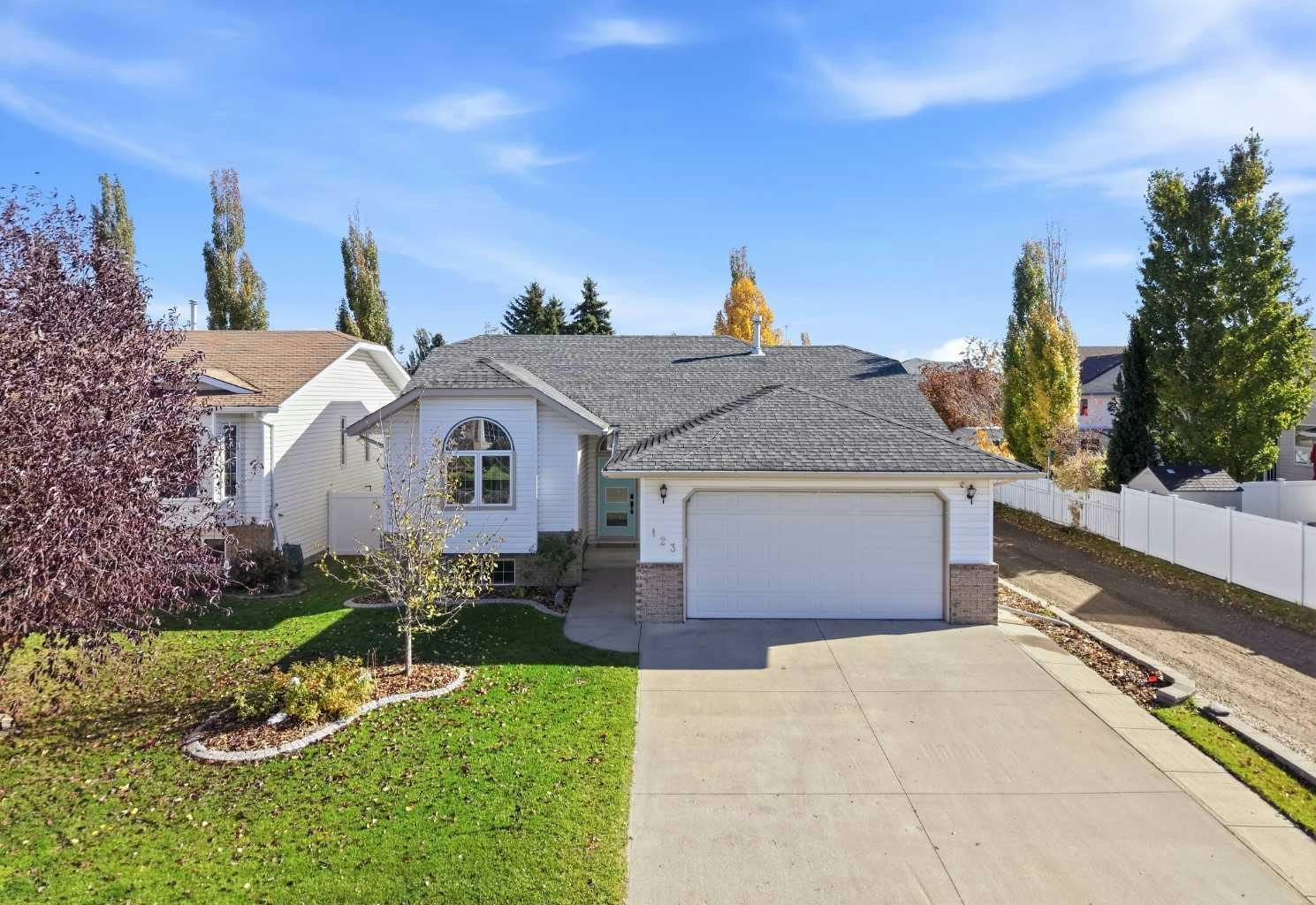 123 Robinson Crescent, Red Deer, AB, T4P 3P1
