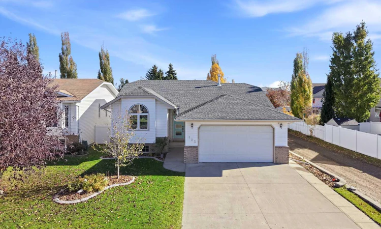 123 Robinson Crescent