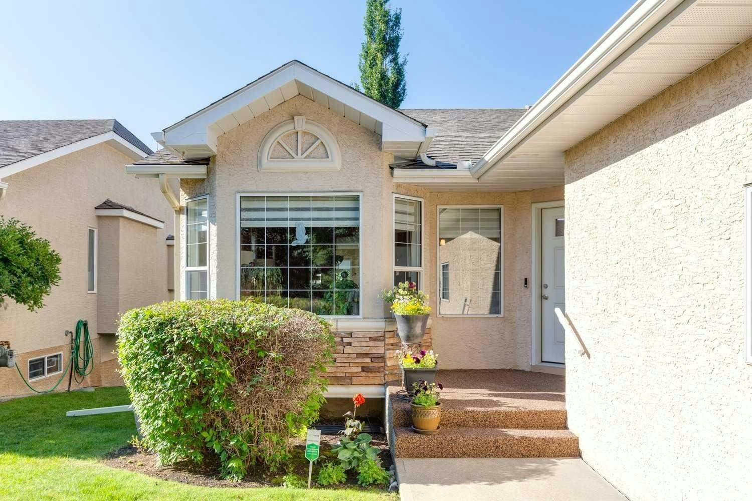 121 Sierra Morena Green SW, Calgary, AB, T3H 3E4
