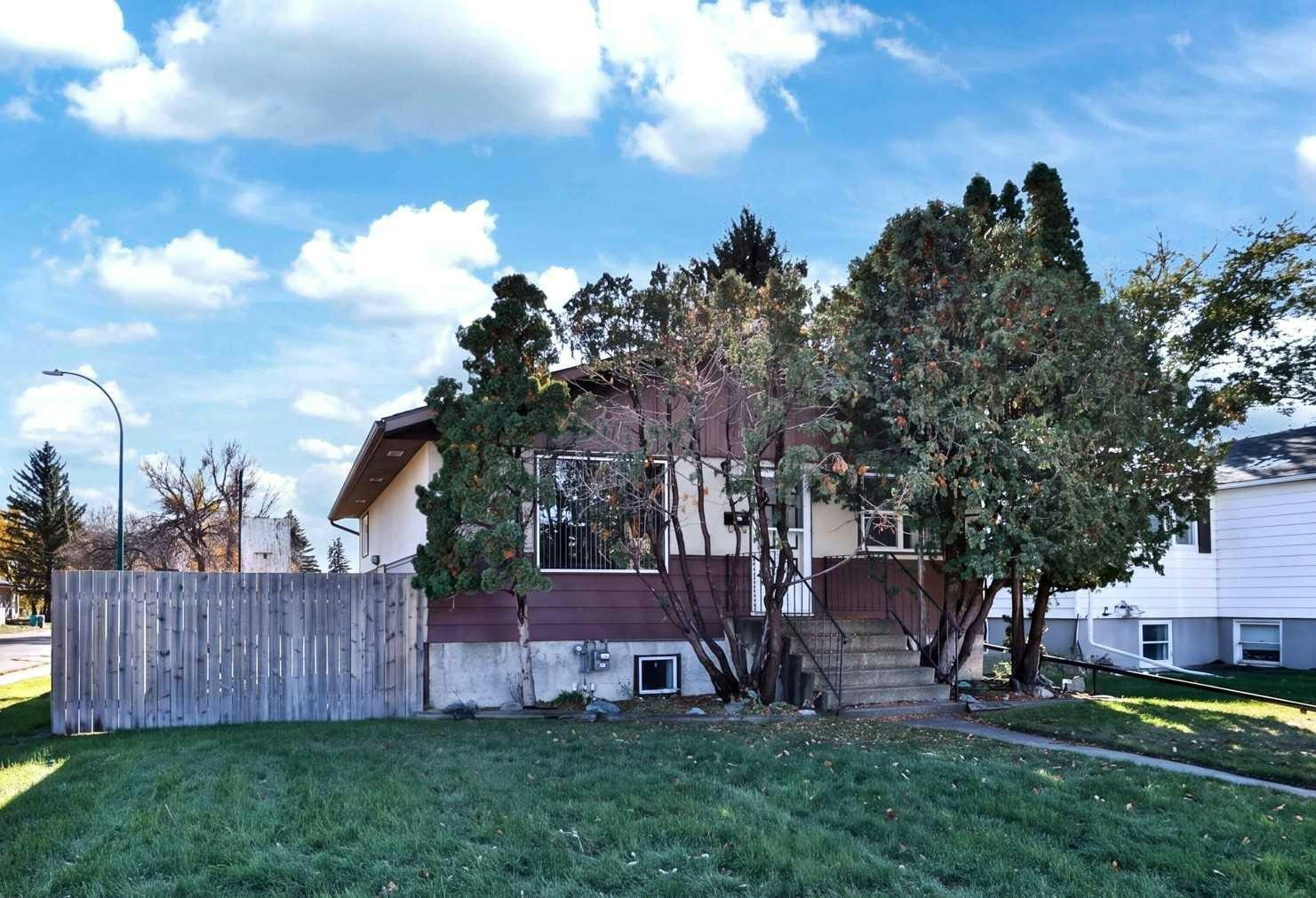 1256 10 Avenue N, Lethbridge, AB, T1H 1K4