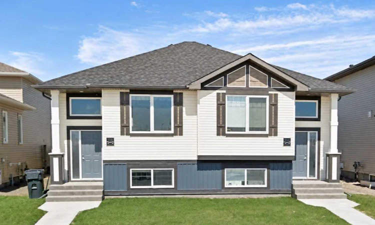 303 Coalbanks Boulevard W