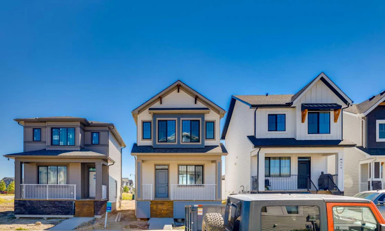 416 Montrose Crescent SE
