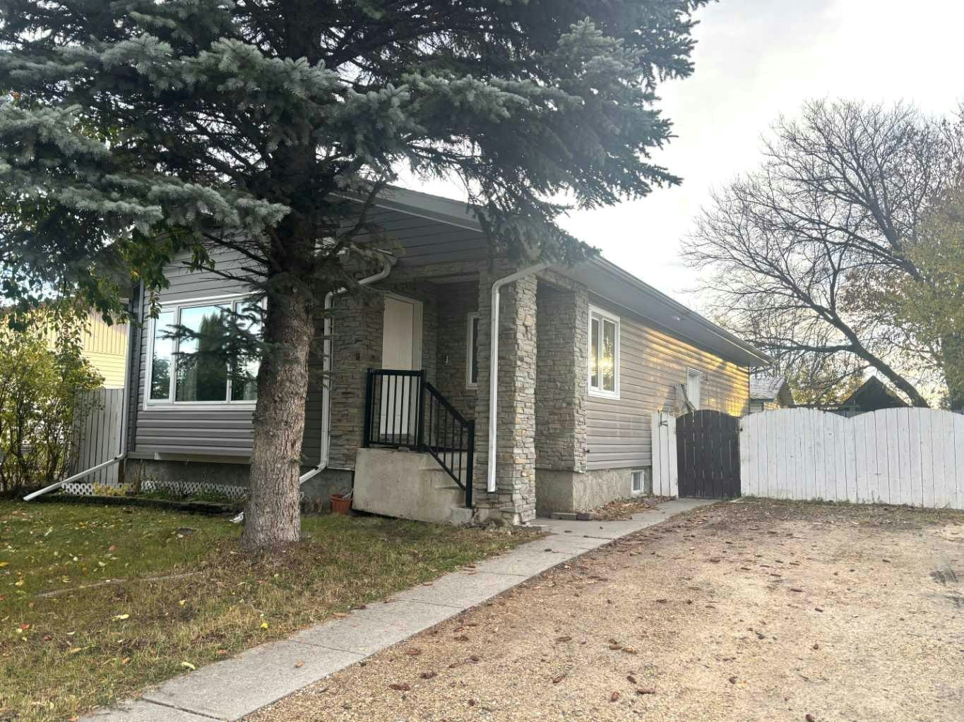 7 Chaisson Crossing, Whitecourt, AB, T7S 1B8