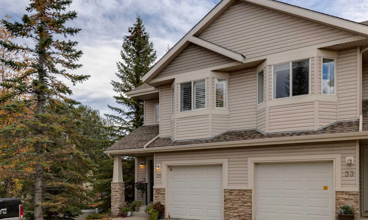 35 Royal Oak Gardens NW