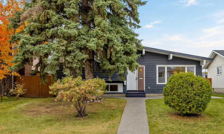 467 Queen Charlotte Road SE