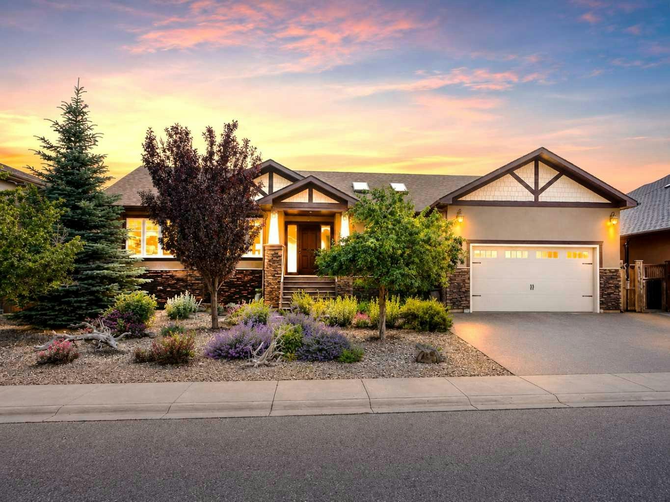 100 Canyoncrest Point W, Lethbridge, AB, T1K 0B4