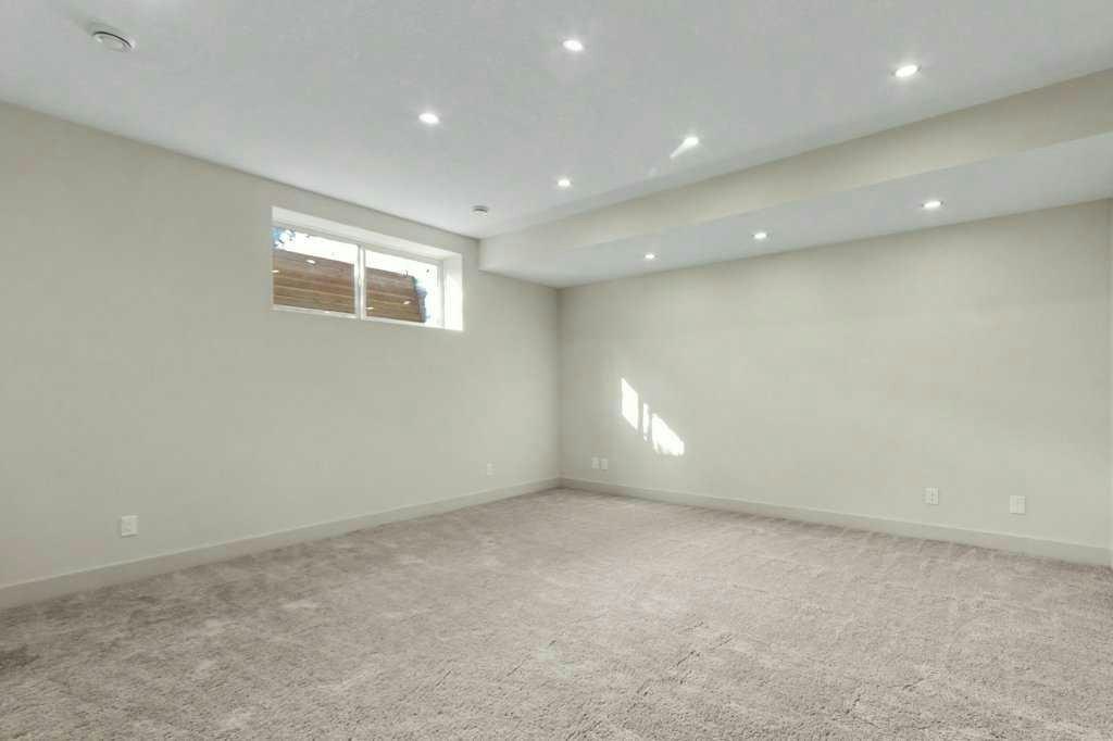 925 41 Street SW, Calgary, AB, T3C 1X3 - 26