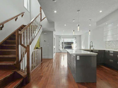 925 41 Street SW - 5