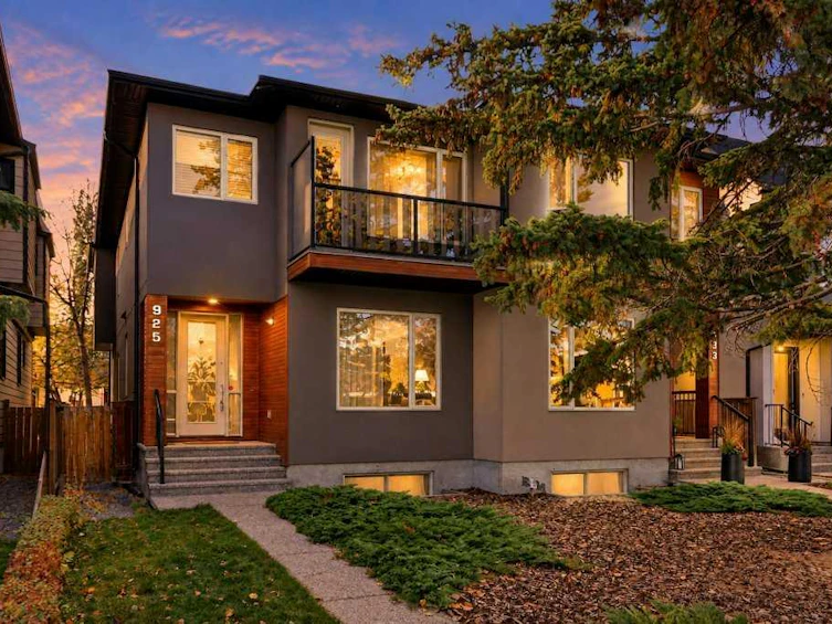 925 41 Street SW, Calgary, AB, T3C 1X3