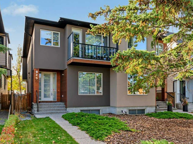 925 41 Street SW, Calgary, AB, T3C 1X3 - 2