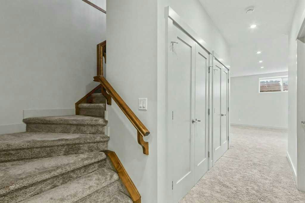 925 41 Street SW, Calgary, AB, T3C 1X3 - 24