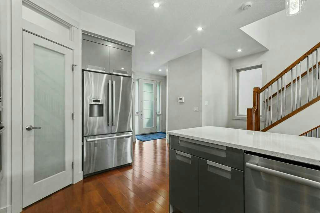 925 41 Street SW, Calgary, AB, T3C 1X3 - 8