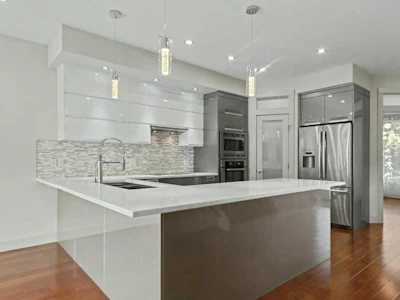 925 41 Street SW - 4