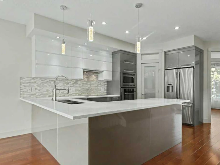 925 41 Street SW, Calgary, AB, T3C 1X3 - 4