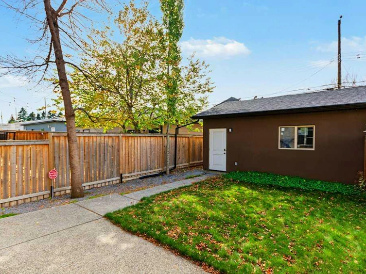 925 41 Street SW, Calgary, AB, T3C 1X3 - 31