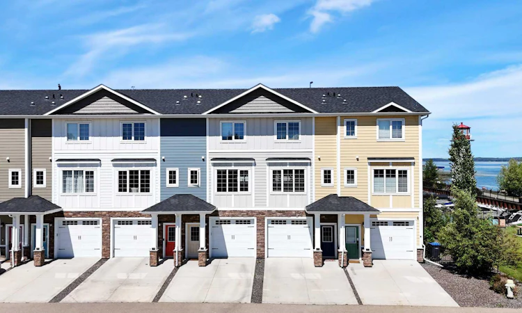 124-5210 Lakeshore Drive