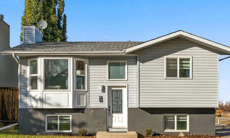 112 Macewan Meadow Crescent NW