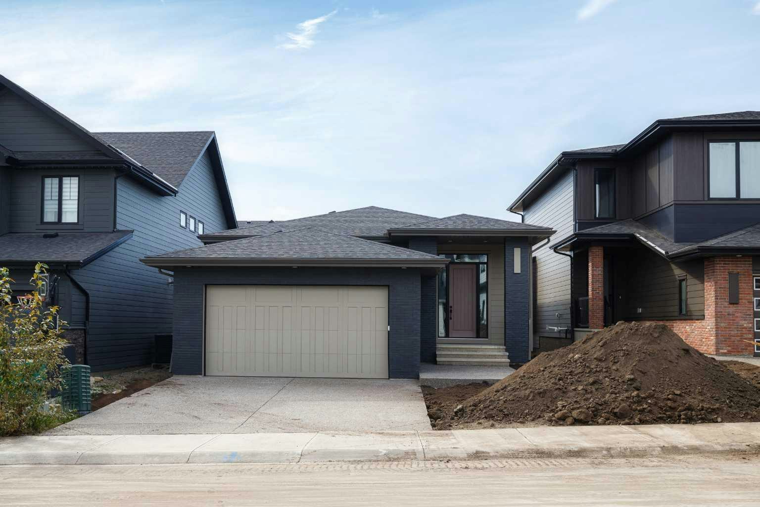 145 Creekstone Hill SW, Calgary, AB, T2X 5G6