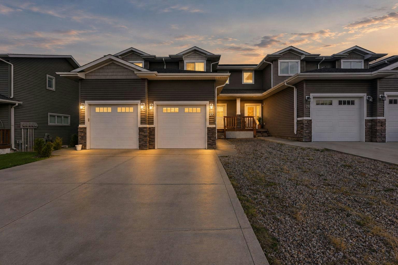 27 Rowberry Court, Sylvan Lake, AB, T4S 0L7
