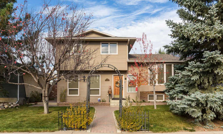 41 Simon Fraser Boulevard