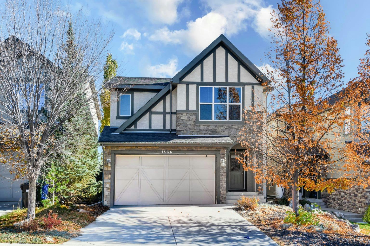 1536 93 Street SW, Calgary, AB, T3H 0G8