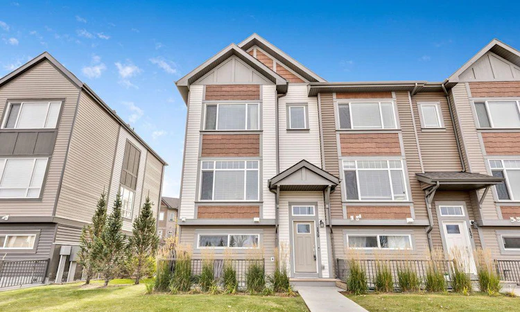 139 Copperstone Park SE
