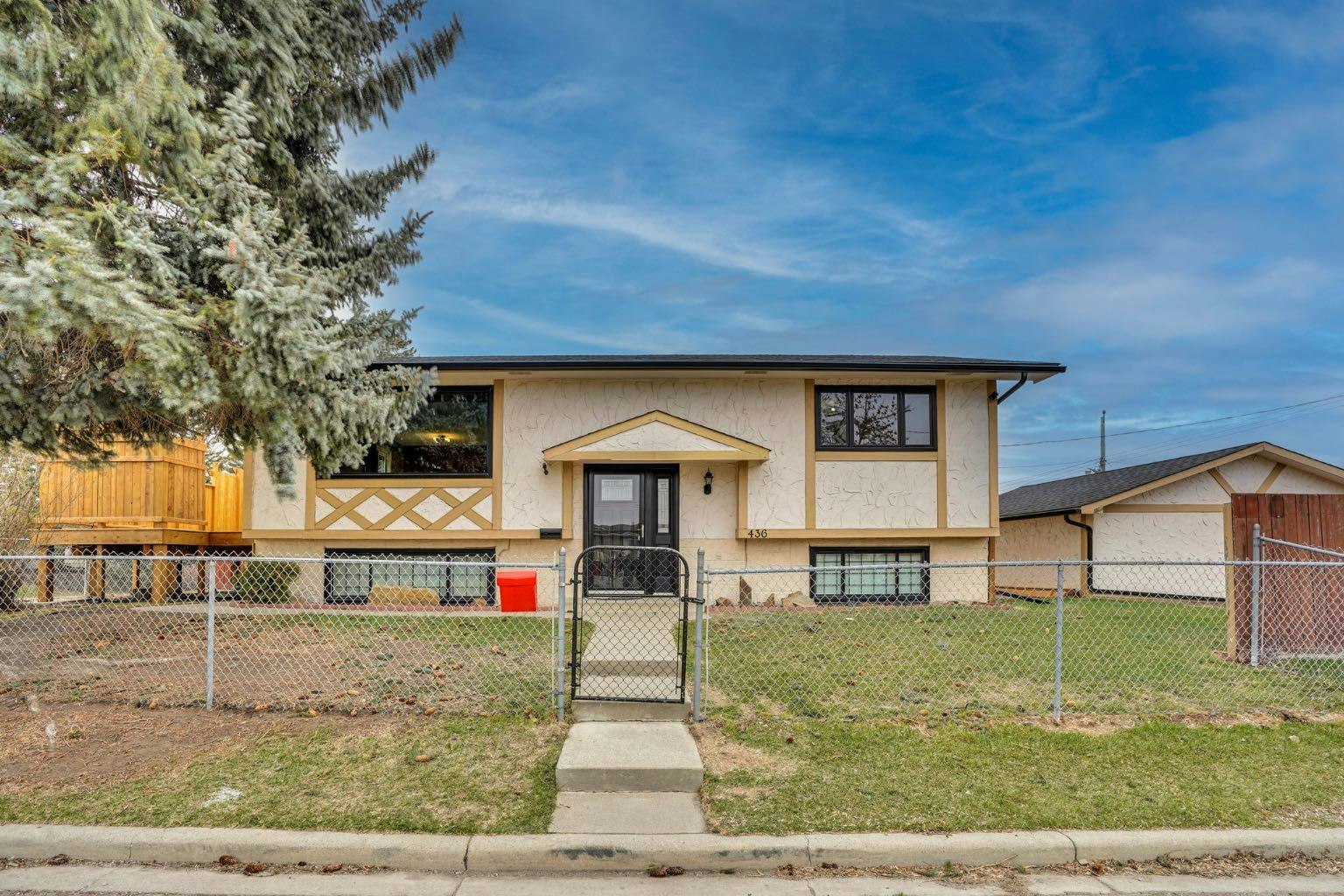436 Huntley Way NE, Calgary, AB, T2K 4Z8