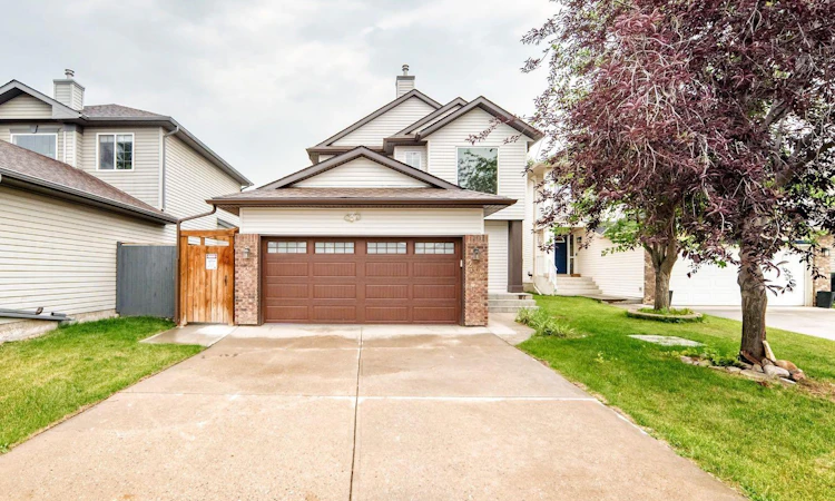 262 Coventry Court NE