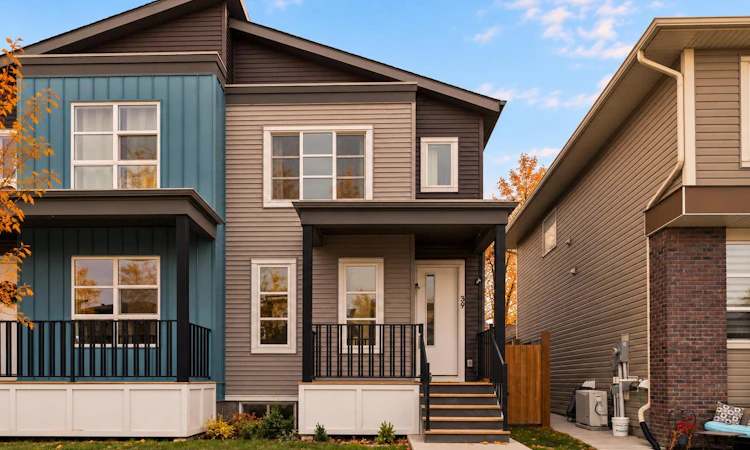 39 Howse Rise NE