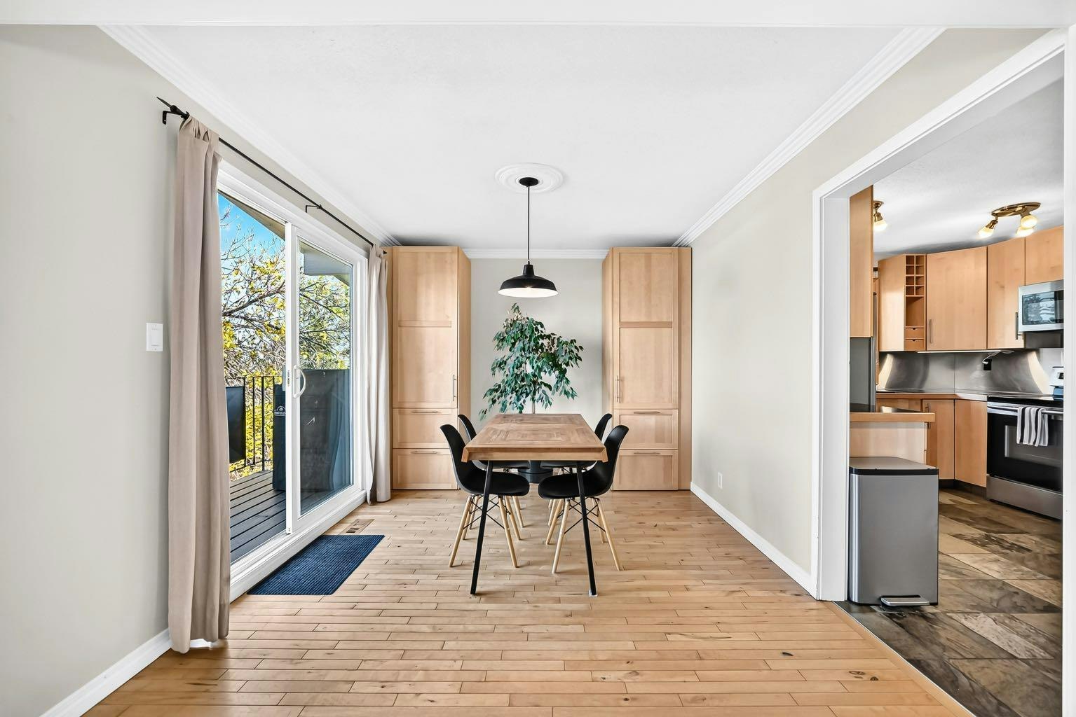 1005 Hunterhaven Road NW, Calgary, AB, T2K 4K4