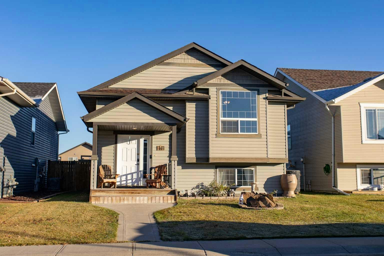171 Long Close, Red Deer, AB, T4R 0J6