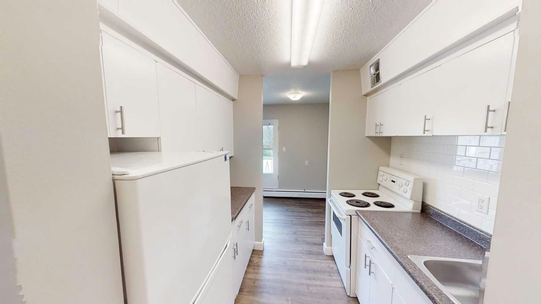 8-10802 99 Street, Grande Prairie, AB, T8V 2H5 - 3