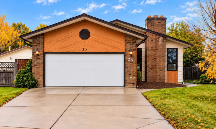 27 Beaverrun Place N