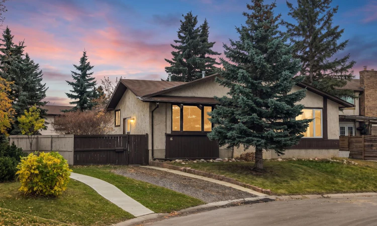 16 Whiteram Place NE