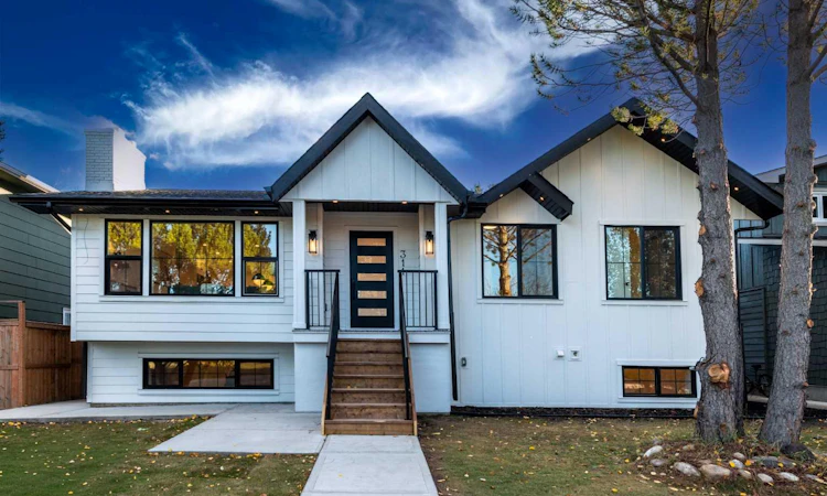 311 Parkglen Crescent SE
